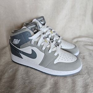 Jordan Kids Sneakers in Gray and White